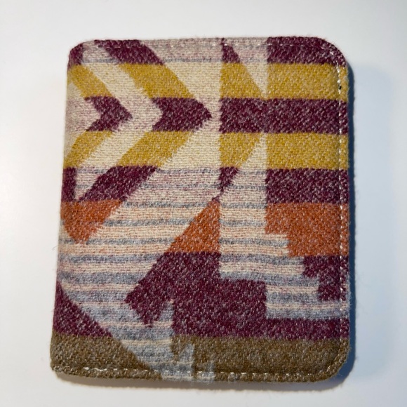 Pendleton Wool Patterned Wallets. - Picture 6 of 6